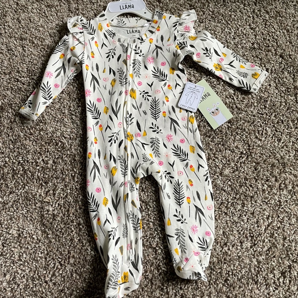 NWT Floral Zipper Footie